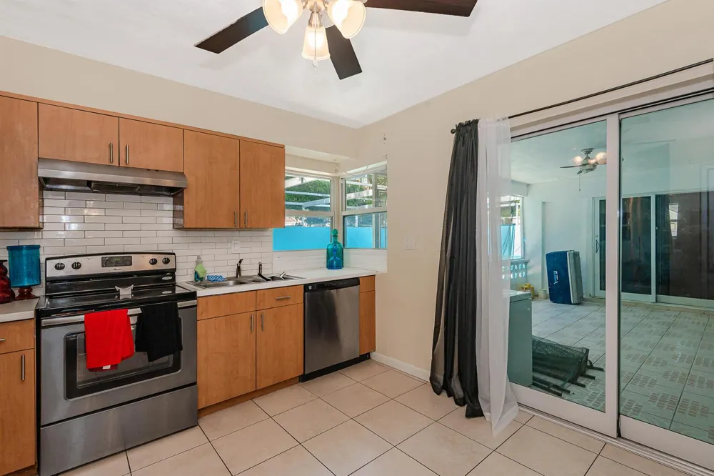 3611 NW 40TH COURT Lauderdale Lakes, FL 33309