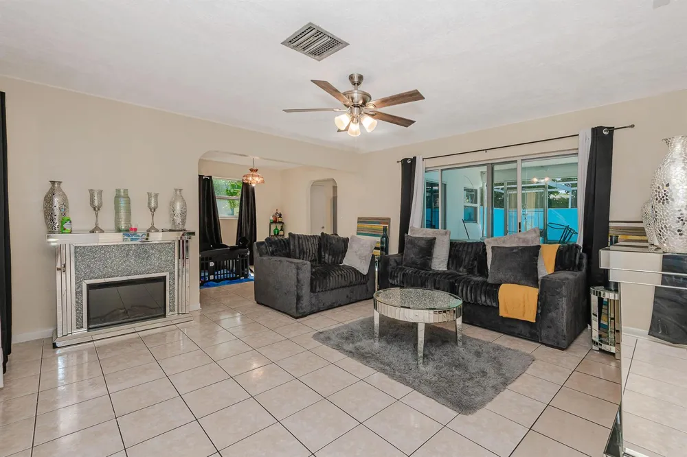 3611 NW 40TH COURT Lauderdale Lakes, FL 33309