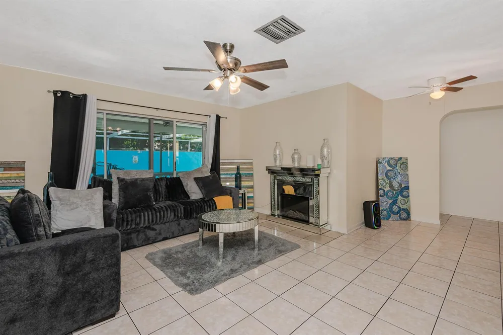 3611 NW 40TH COURT Lauderdale Lakes, FL 33309
