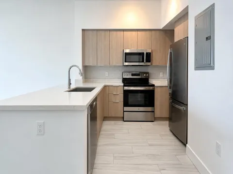 601 E Dania Beach Boulevard #1008
