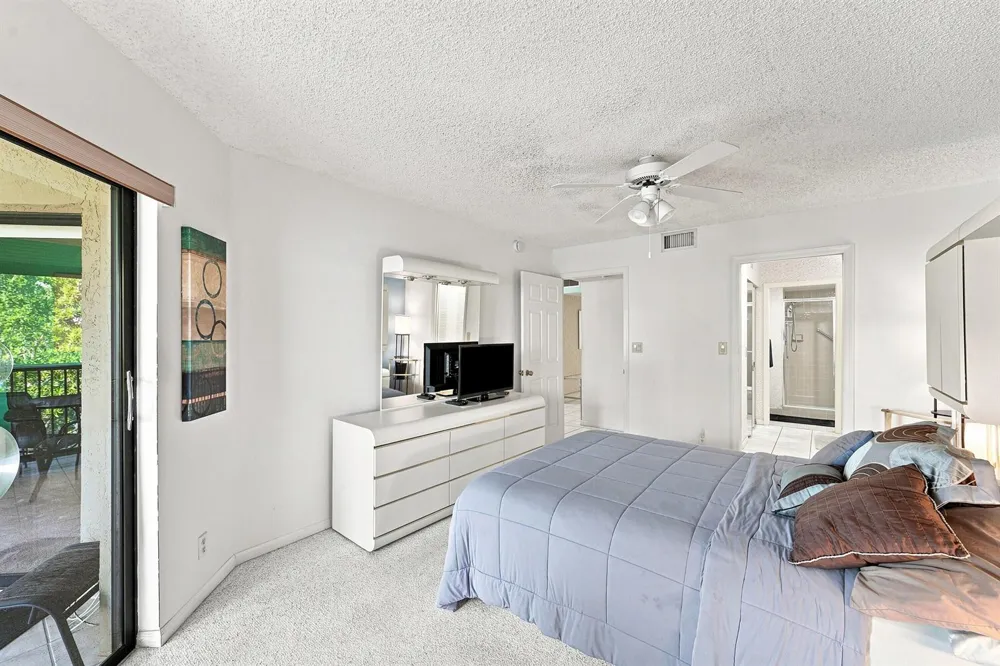 7254 FAIRFAX DRIVE #304 Tamarac, FL 33321