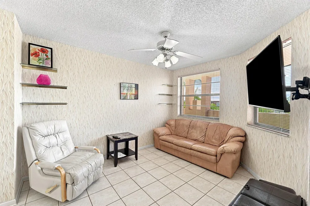 7254 FAIRFAX DRIVE #304 Tamarac, FL 33321