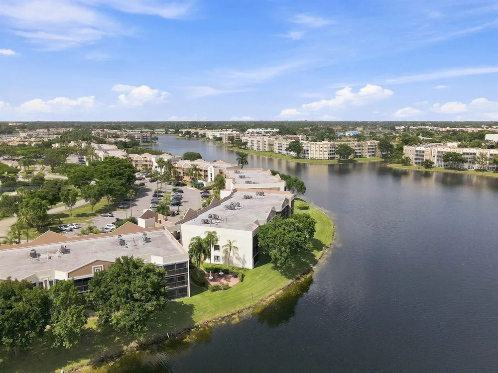 7254 FAIRFAX DRIVE #304 Tamarac, FL 33321