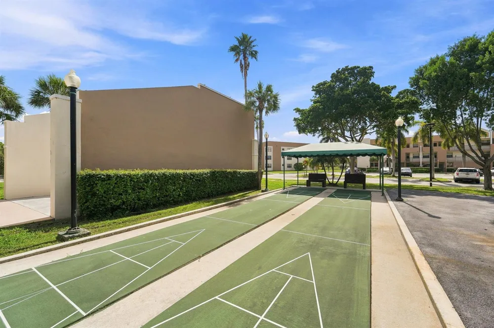 7254 FAIRFAX DRIVE #304 Tamarac, FL 33321