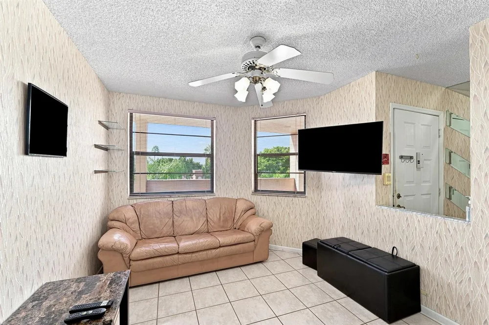 7254 FAIRFAX DRIVE #304 Tamarac, FL 33321