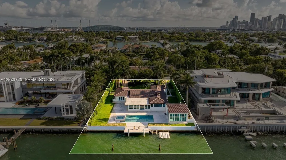 205 Hibiscus Dr Miami Beach, FL 33139