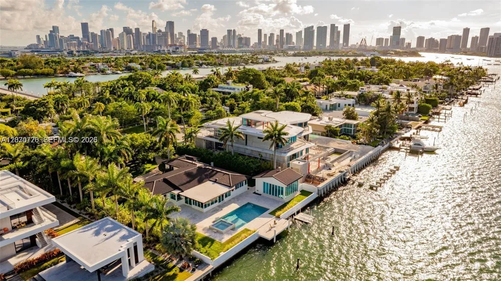 205 Hibiscus Dr Miami Beach, FL 33139
