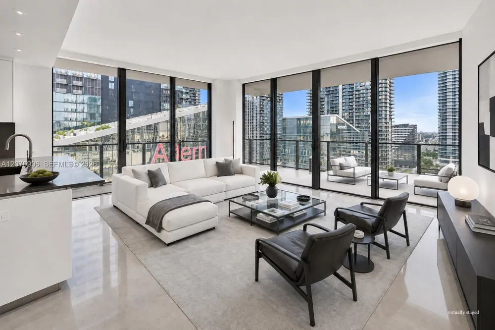 68 SE 6th St #1702 Miami, FL 33131