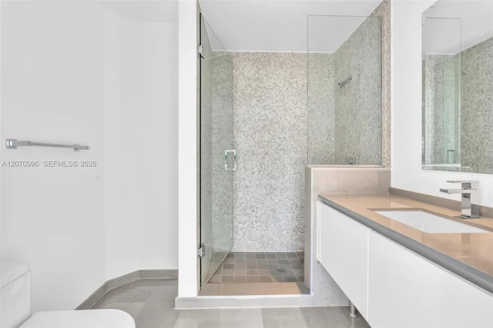 68 SE 6th St #1702 Miami, FL 33131