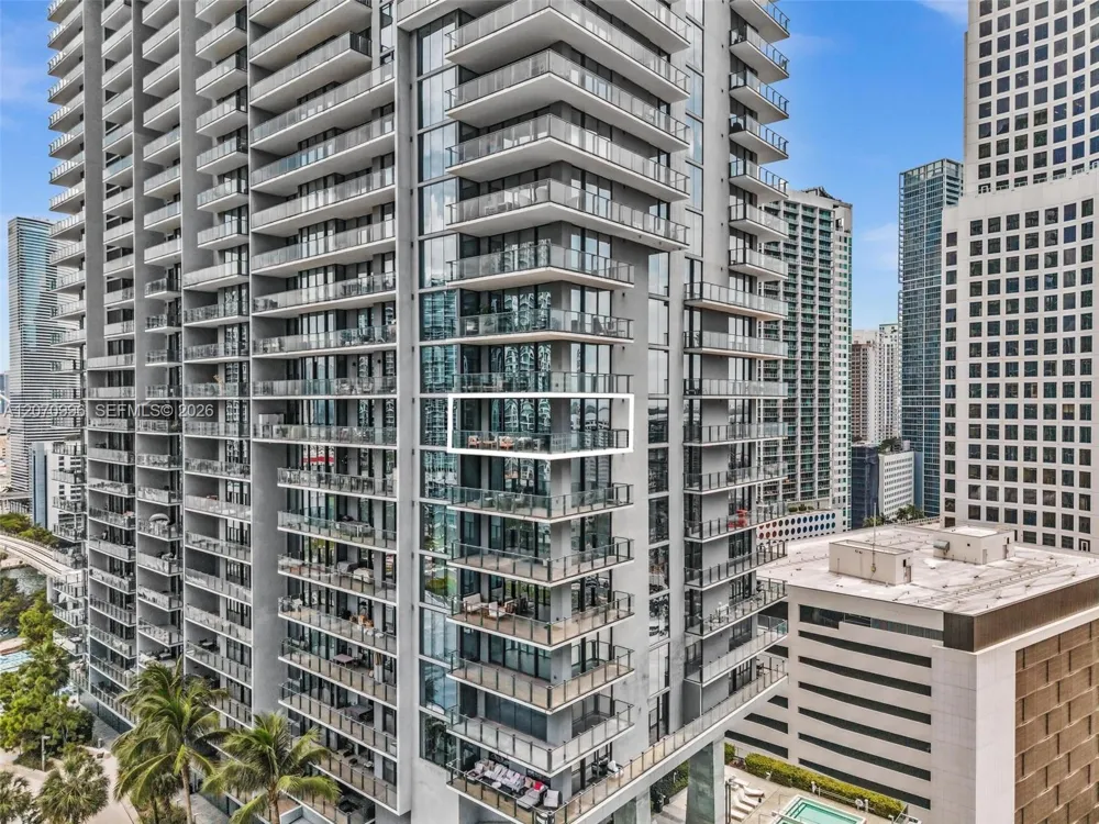 68 SE 6th St #1702 Miami, FL 33131