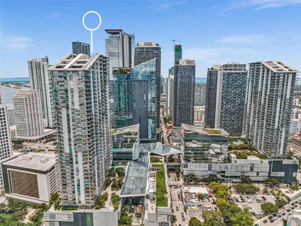 68 SE 6th St #1702 Miami, FL 33131