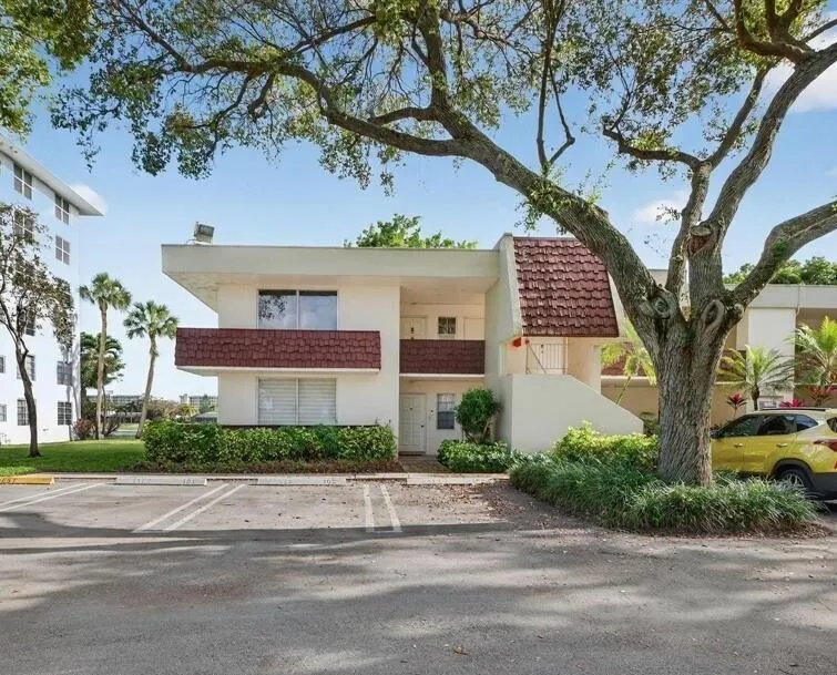 3200 Course Lane #116 Pompano Beach, FL 33069