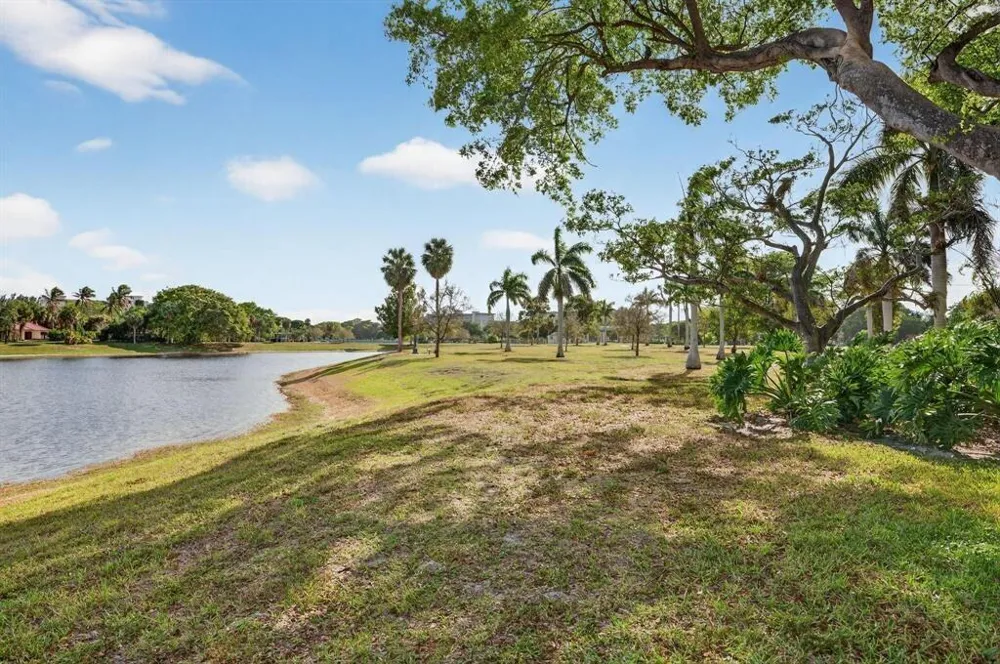 3200 Course Lane #116 Pompano Beach, FL 33069