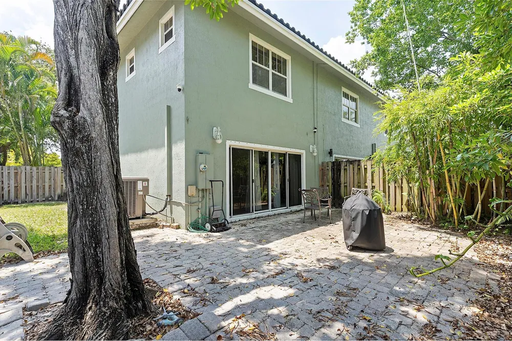 808 SW 4th Avenue Fort Lauderdale, FL 33315