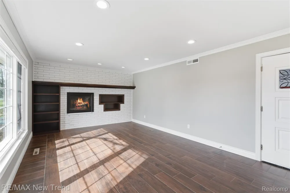 1043 Westview Road Bloomfield Hills City, MI 48304