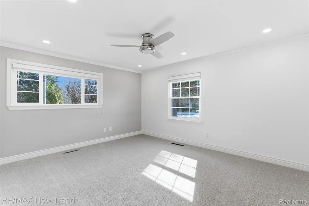 1043 Westview Road Bloomfield Hills City, MI 48304