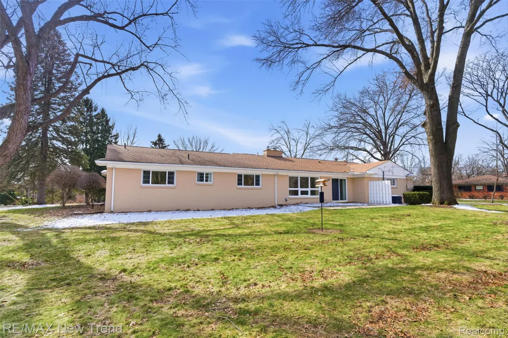 1043 Westview Road Bloomfield Hills City, MI 48304