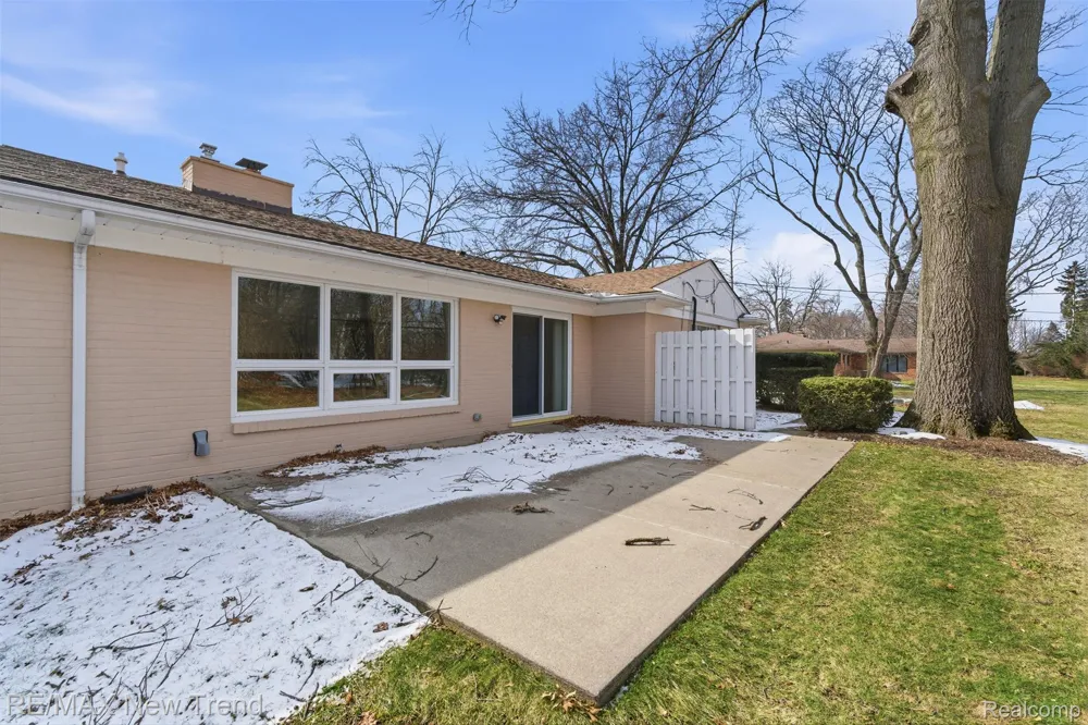 1043 Westview Road Bloomfield Hills City, MI 48304