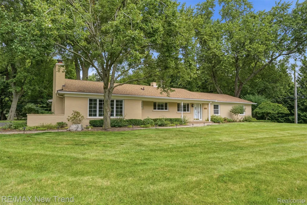 1043 Westview Road Bloomfield Hills City, MI 48304