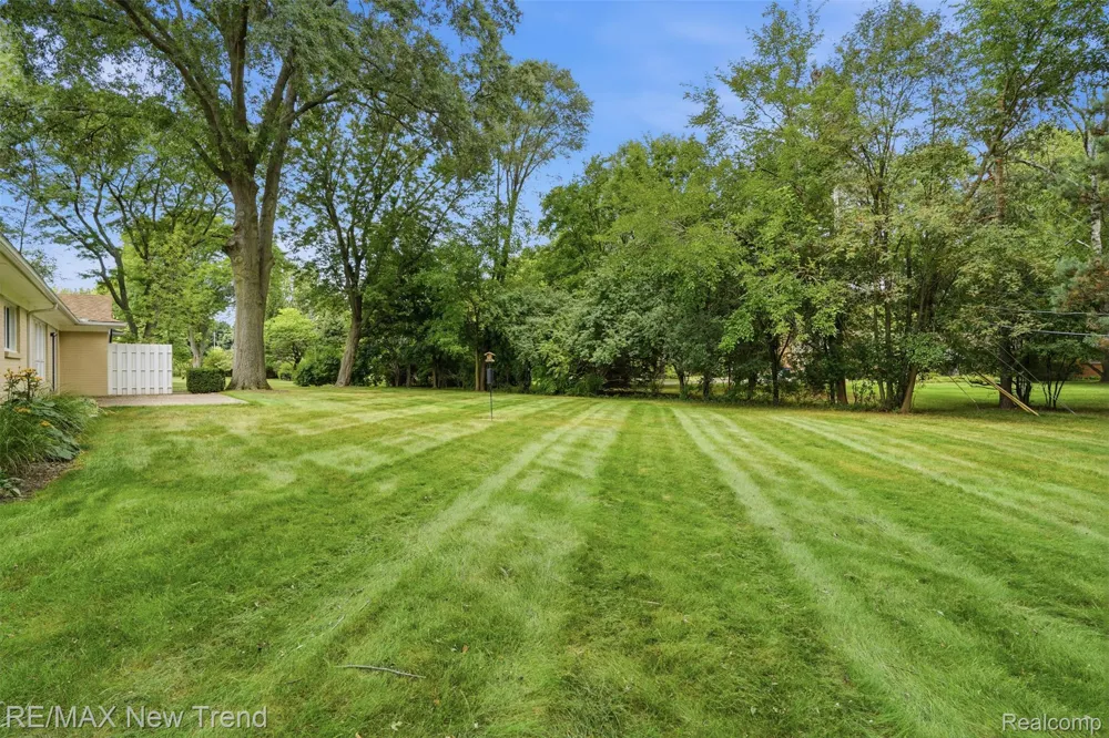 1043 Westview Road Bloomfield Hills City, MI 48304