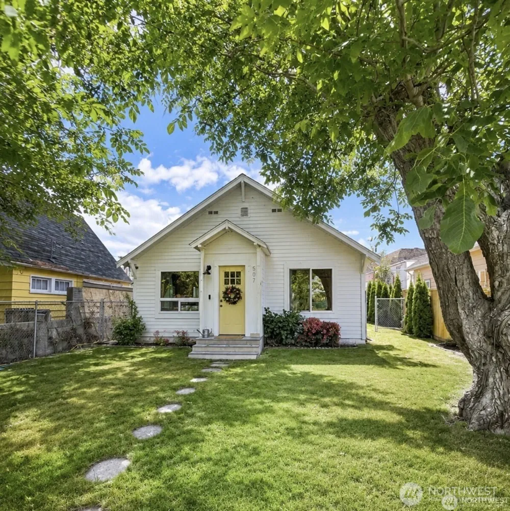 507 E Wapato Avenue Chelan, WA 98816