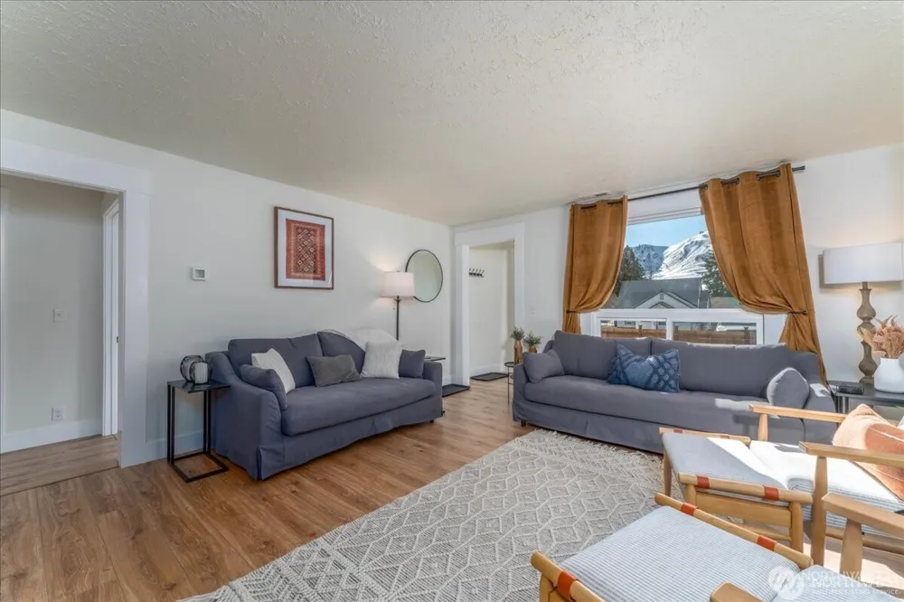 507 E Wapato Avenue Chelan, WA 98816