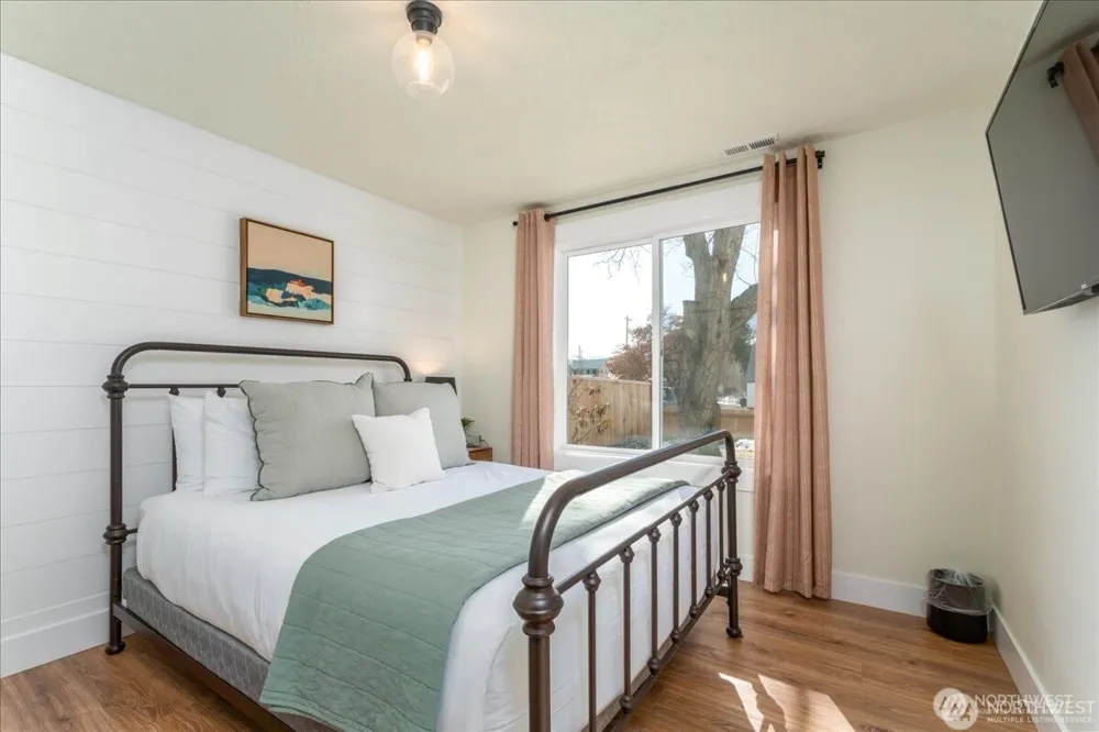 507 E Wapato Avenue Chelan, WA 98816