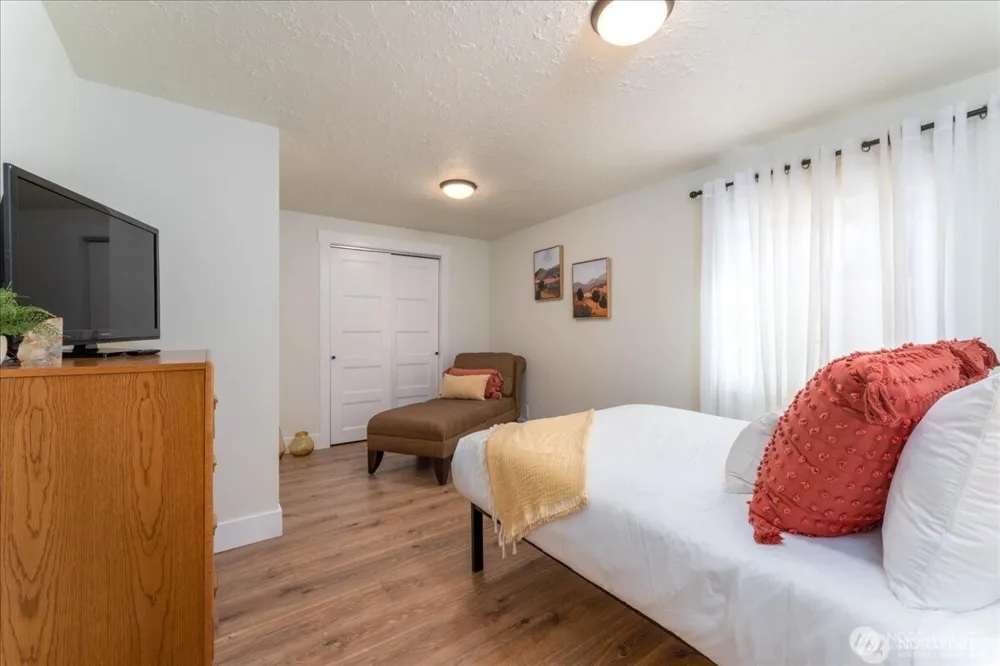 507 E Wapato Avenue Chelan, WA 98816