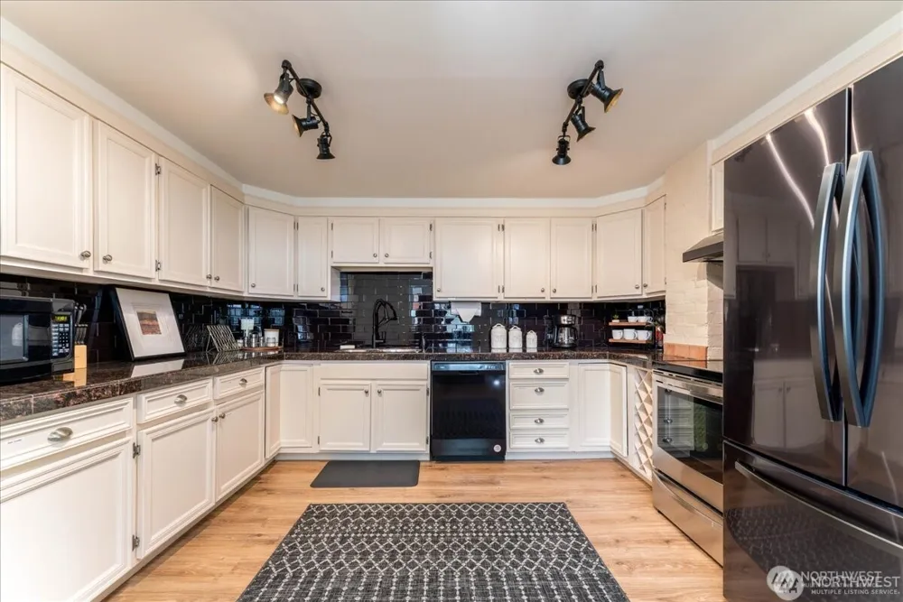 507 E Wapato Avenue Chelan, WA 98816
