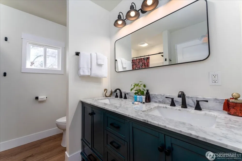 507 E Wapato Avenue Chelan, WA 98816