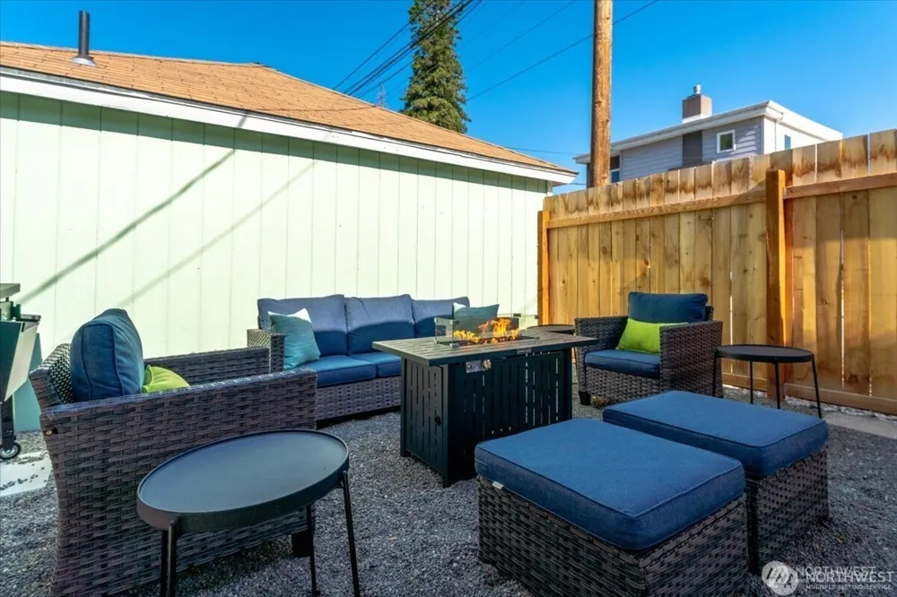 507 E Wapato Avenue Chelan, WA 98816