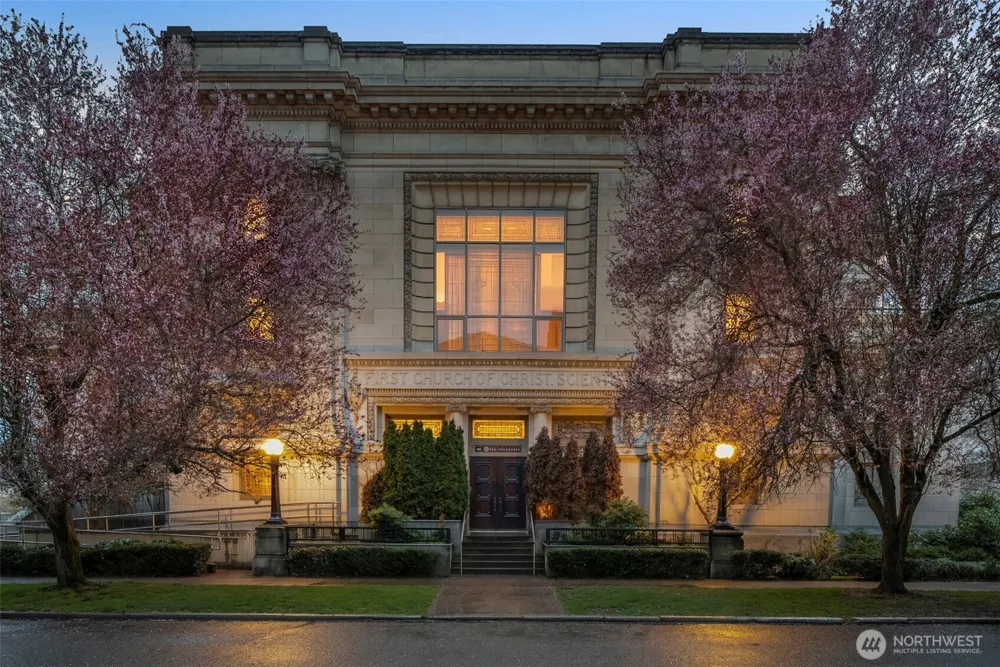 1849 16th Avenue Seattle, WA 98112