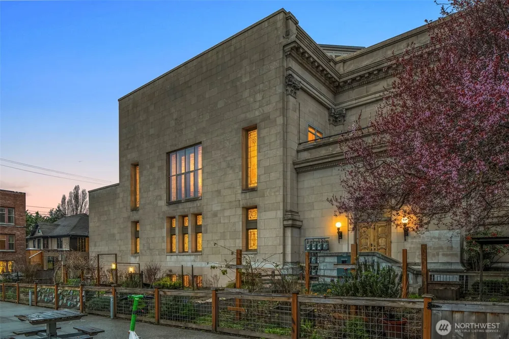 1849 16th Avenue Seattle, WA 98112