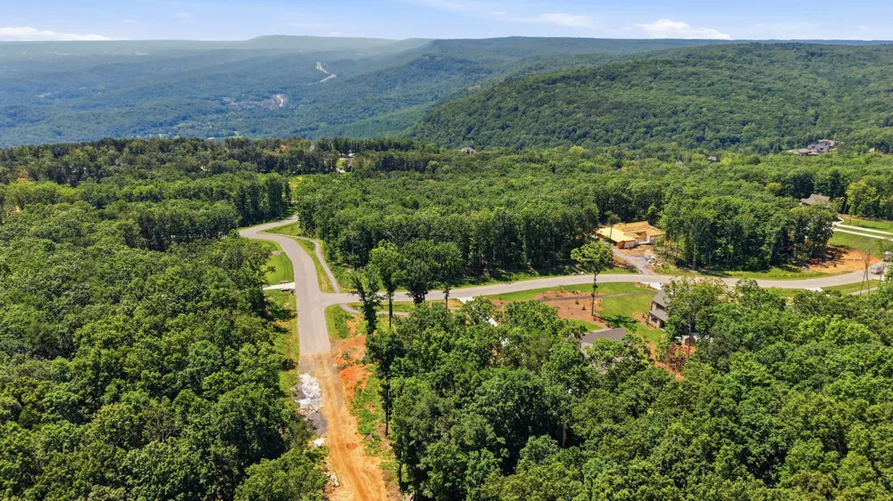 8581 Bear Paw Trail Signal Mountain, TN 37377
