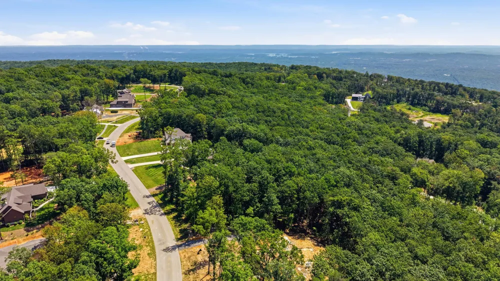 8354 Bear Paw Trail Signal Mountain, TN 37377