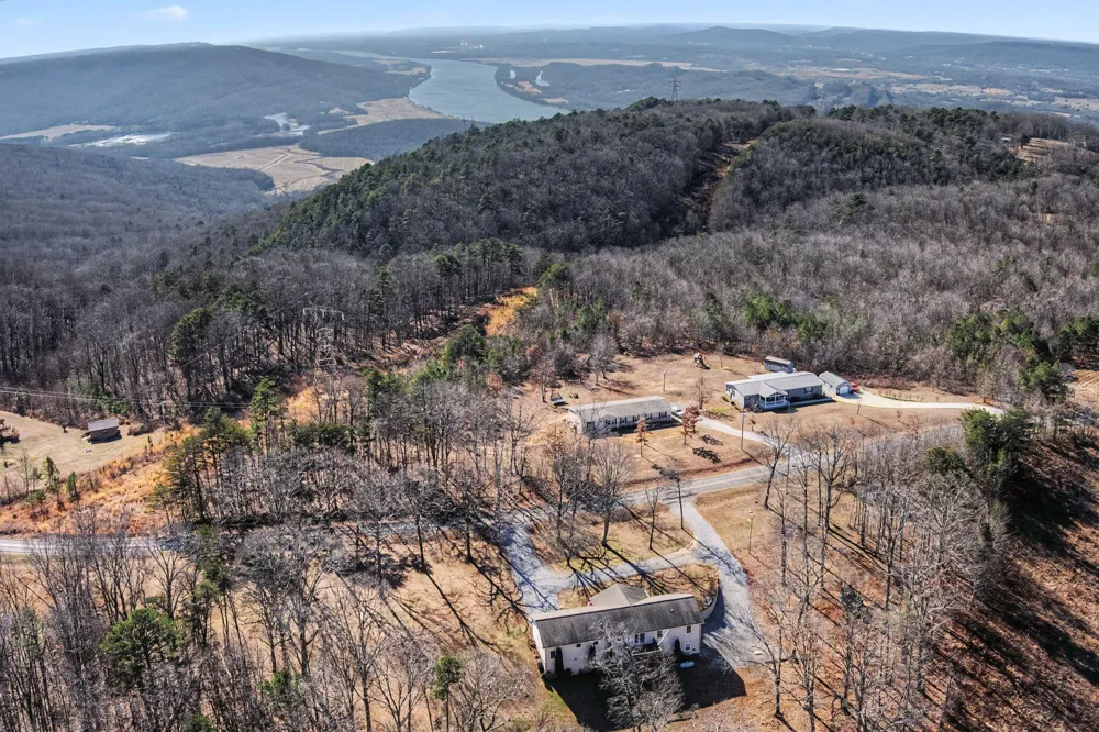 3911 County Road 131 Bryant, AL 35958