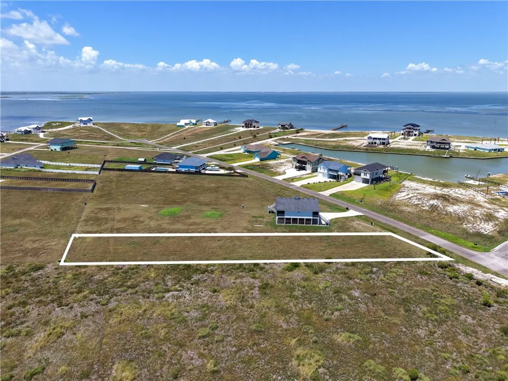 1502 Cape Velero Drive Rockport, TX 78382