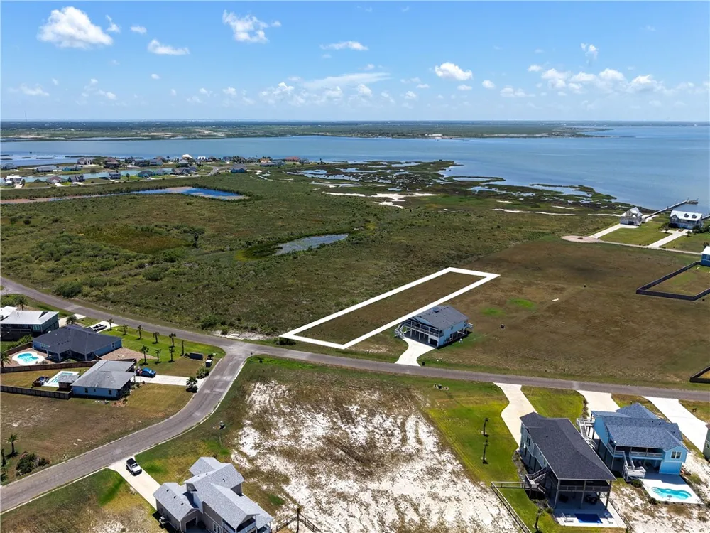 1502 Cape Velero Drive Rockport, TX 78382