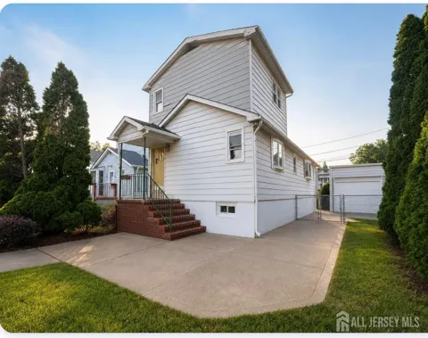 25 Silzer Avenue