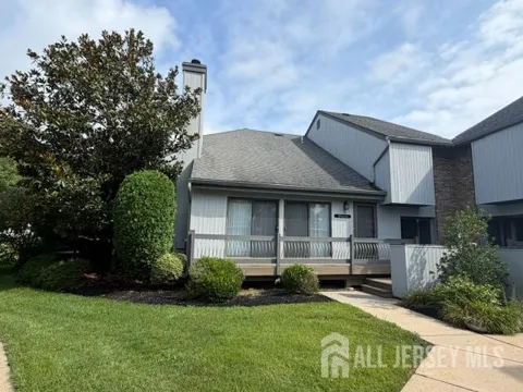 16 Wisteria Court