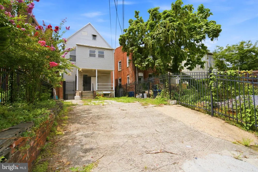 3477 HOLMEAD PLACE NW Washington, DC 20010