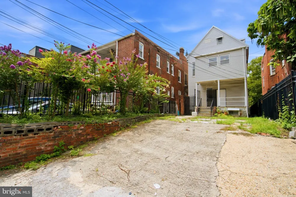 3477 HOLMEAD PLACE NW Washington, DC 20010