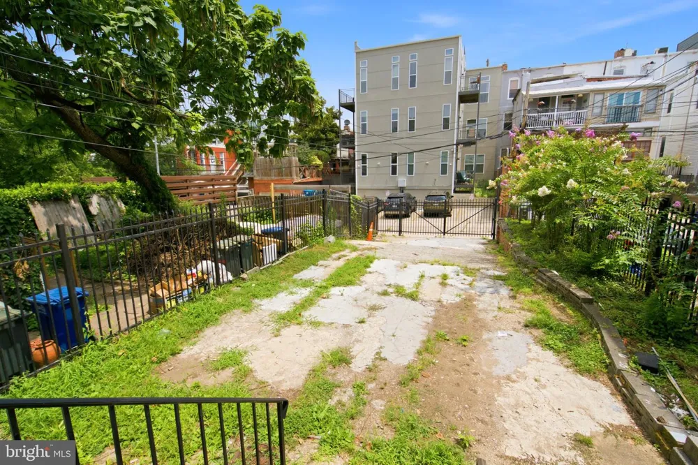 3477 HOLMEAD PLACE NW Washington, DC 20010