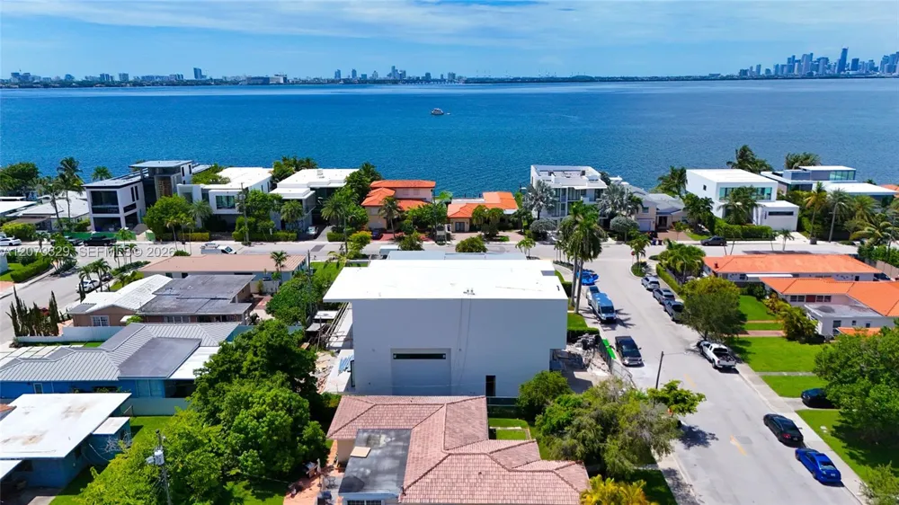 7509 Buccaneer Ave North Bay Village, FL 33141