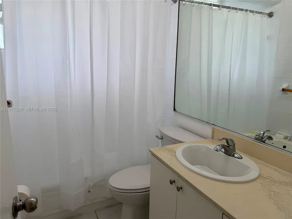 251 Galen Dr #304E Key Biscayne, FL 33149