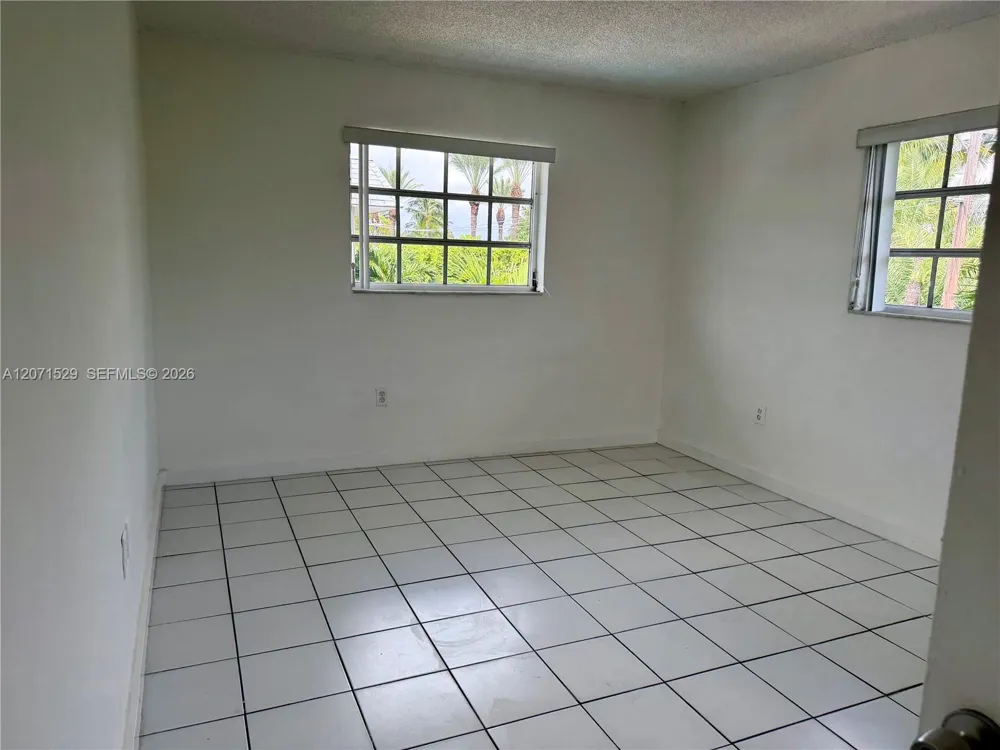 251 Galen Dr #304E Key Biscayne, FL 33149