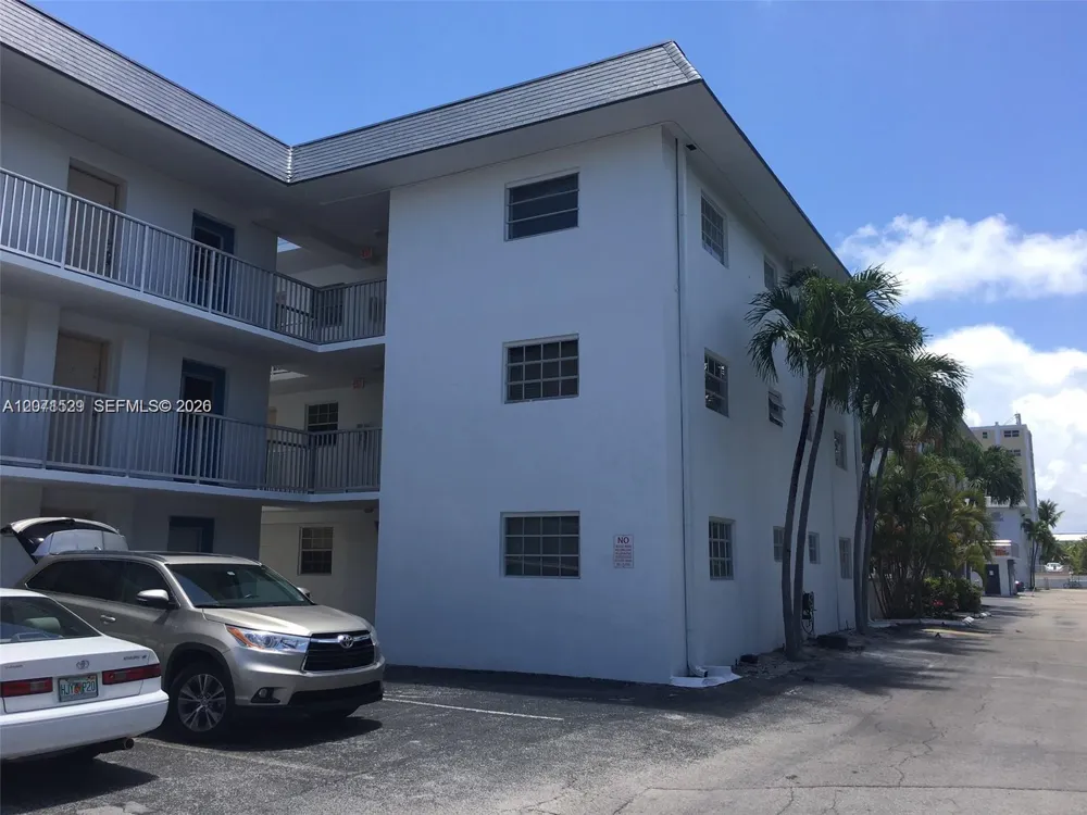 251 Galen Dr #304E Key Biscayne, FL 33149
