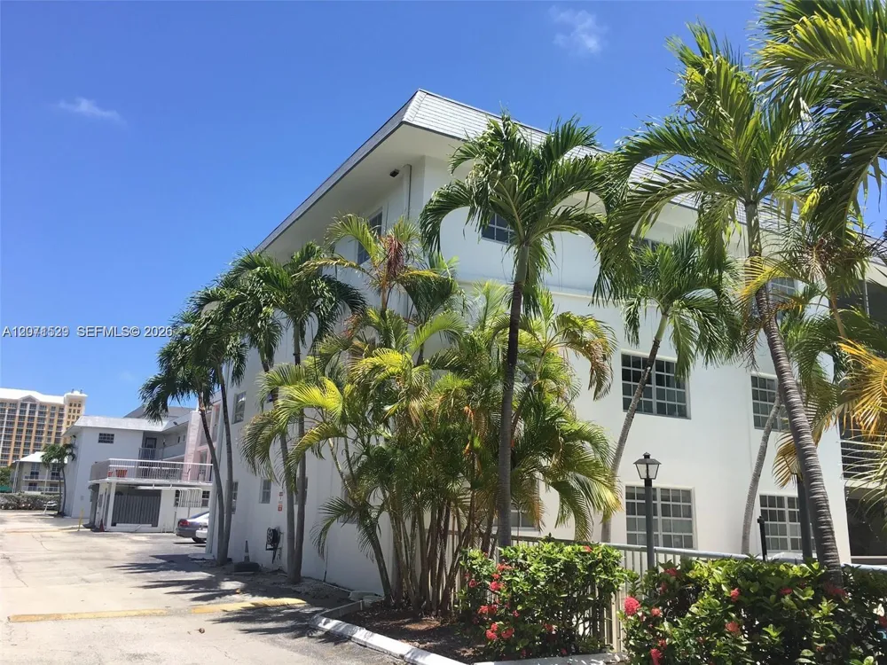 251 Galen Dr #304E Key Biscayne, FL 33149
