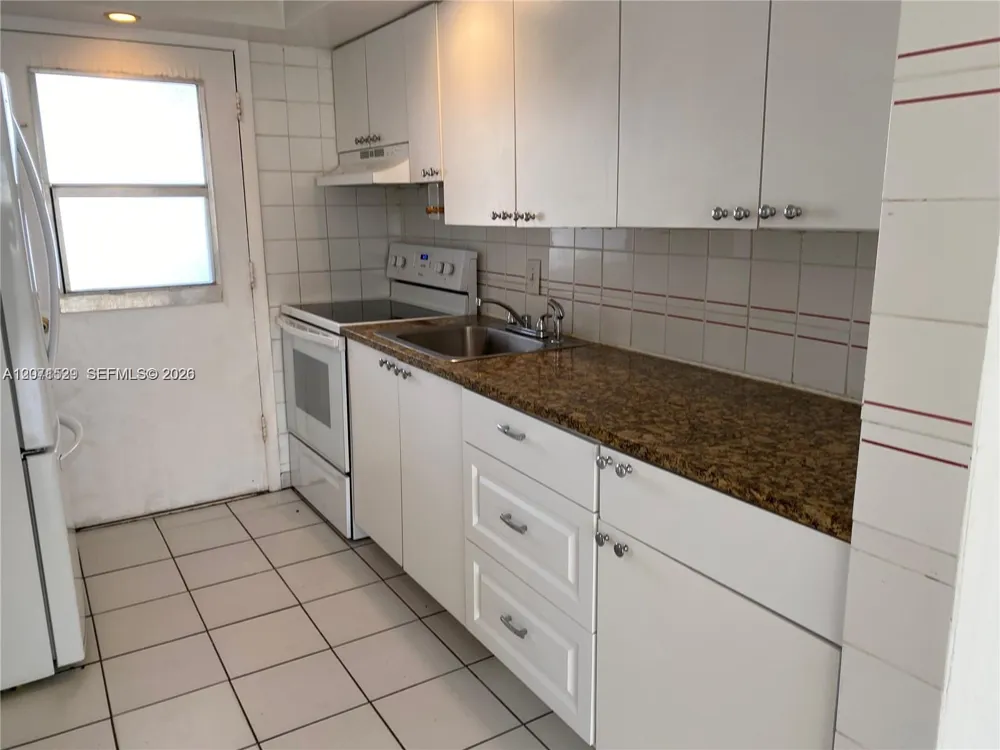 251 Galen Dr #304E Key Biscayne, FL 33149