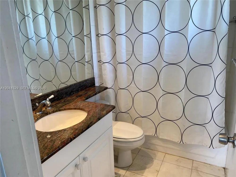 251 Galen Dr #304E Key Biscayne, FL 33149